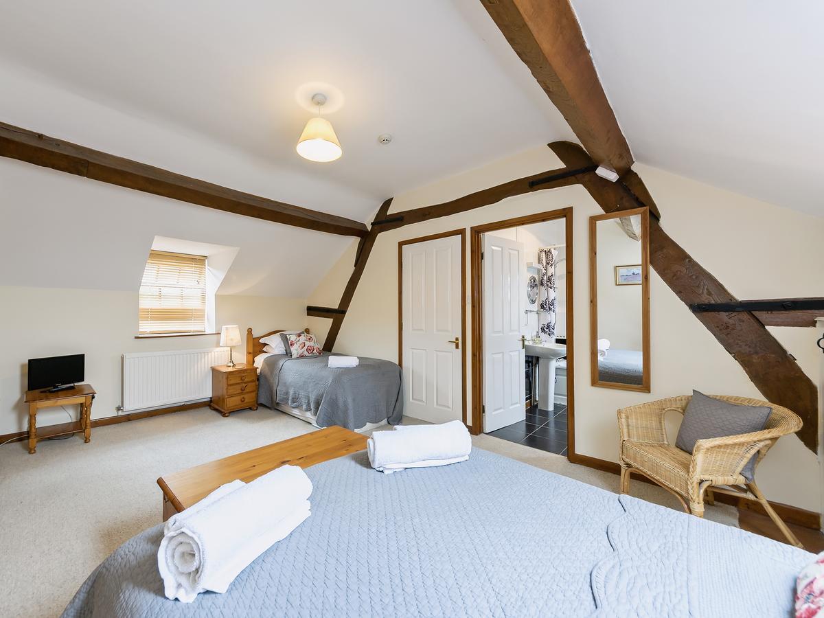 チェルトナム Walnut Tree Houseヴィラ エクステリア 写真